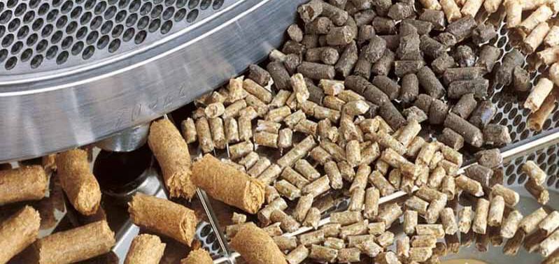 advantages of poultry feed pellets