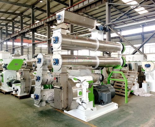 Production capacity directly influences chicken feed making machine price