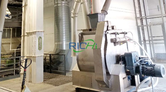 8–10T/Batch Cattle Feed Mixer for sale Ethiopia