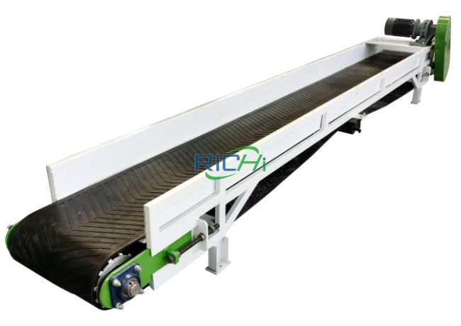 Animal feed belt conveyor