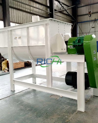 animal feed mixer