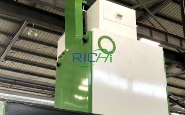 Composition of a feed packaging machine