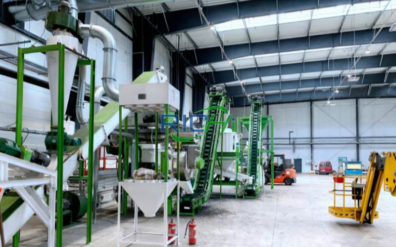 3-4 T/H poultry feed pellet making plant project in Colombia