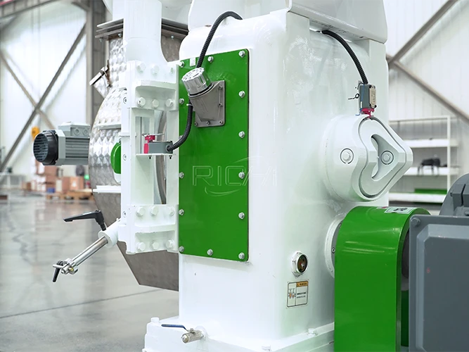 gearbox of the fertilizer pellet mill
